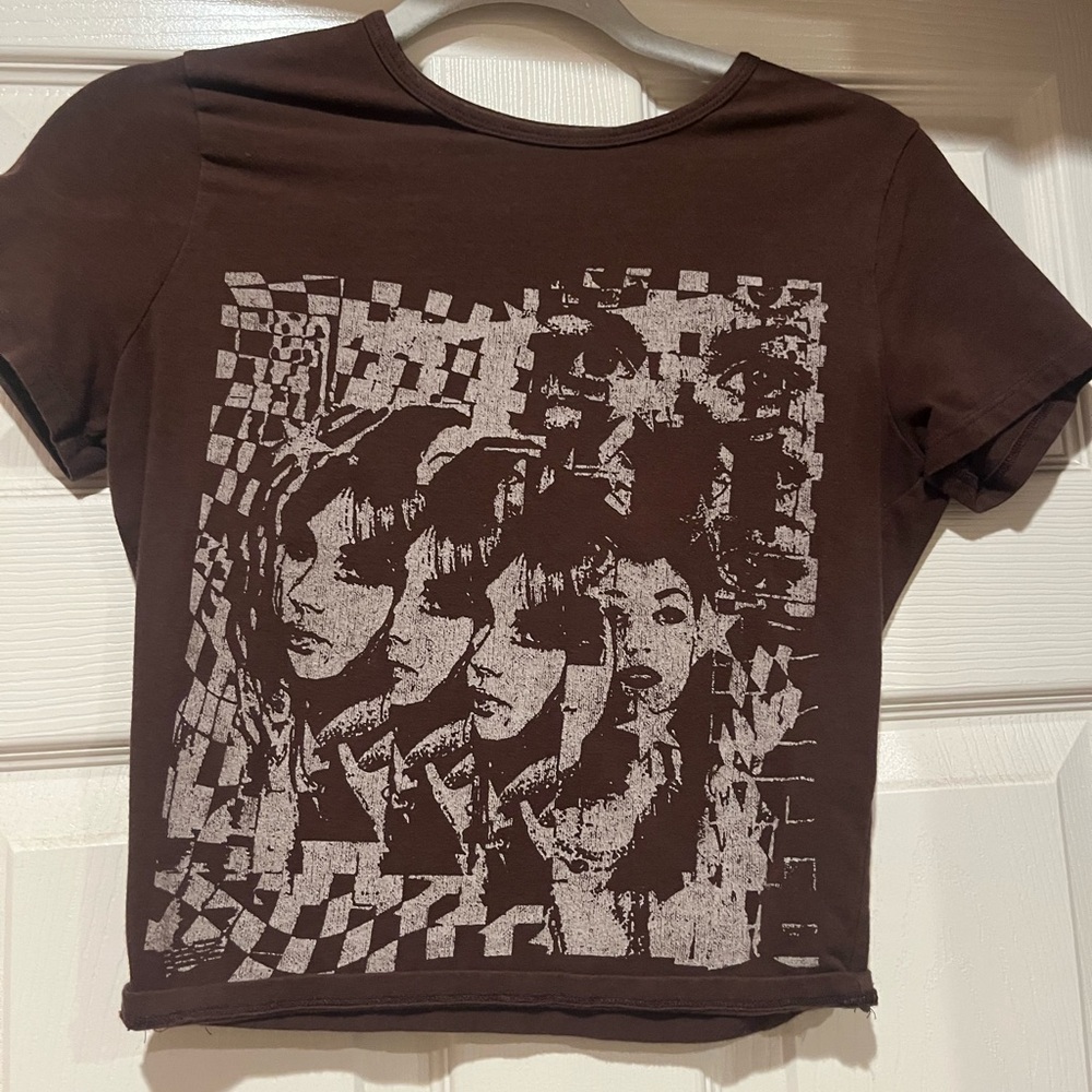 hollister brown graphic top
